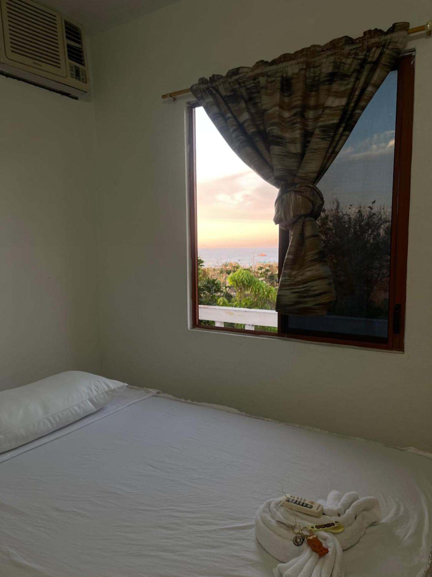 Готель Hostal Vista Al Mar Пуерто-Бакерісо-Морено Екстер'єр фото