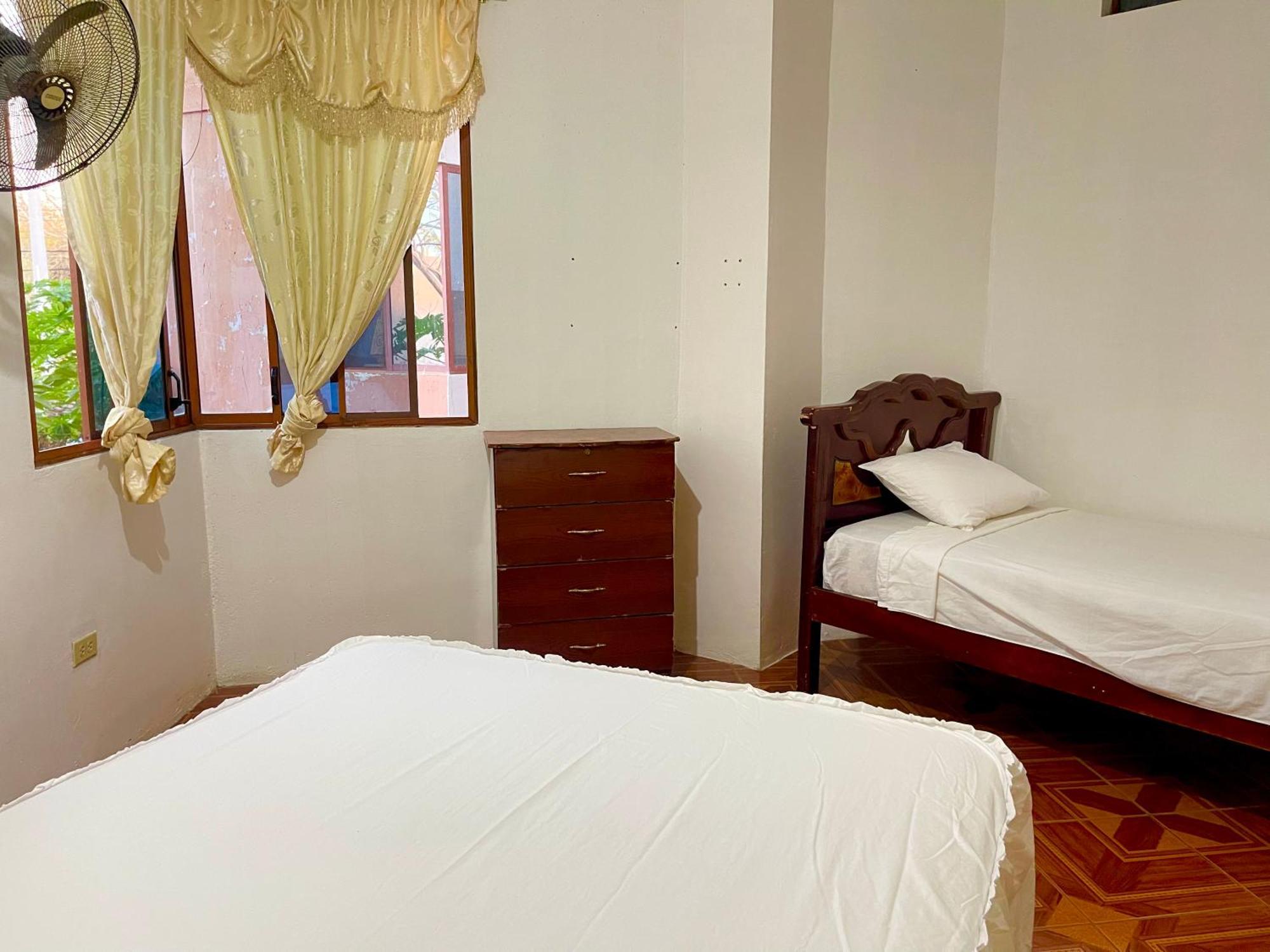 Готель Hostal Vista Al Mar Пуерто-Бакерісо-Морено Екстер'єр фото